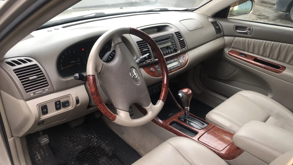 Toyota Camry 5