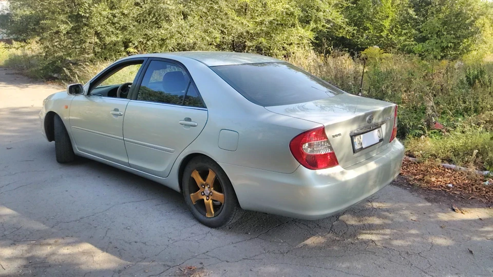 Toyota Camry 2