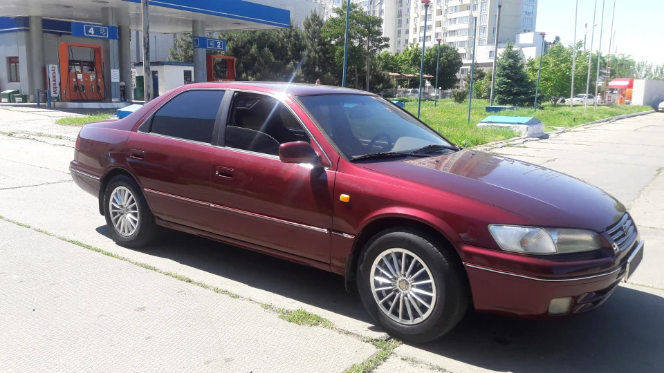 Toyota Camry 2