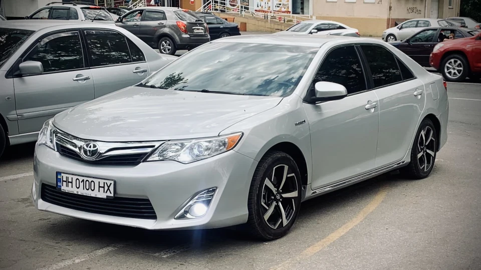 Toyota Camry 2