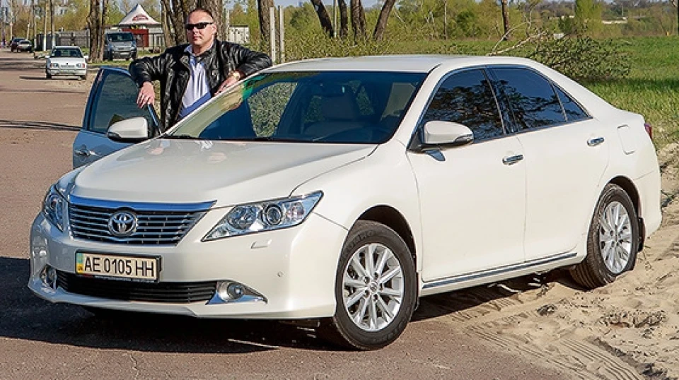 Toyota Camry 2