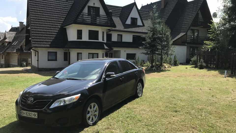 Toyota Camry 2