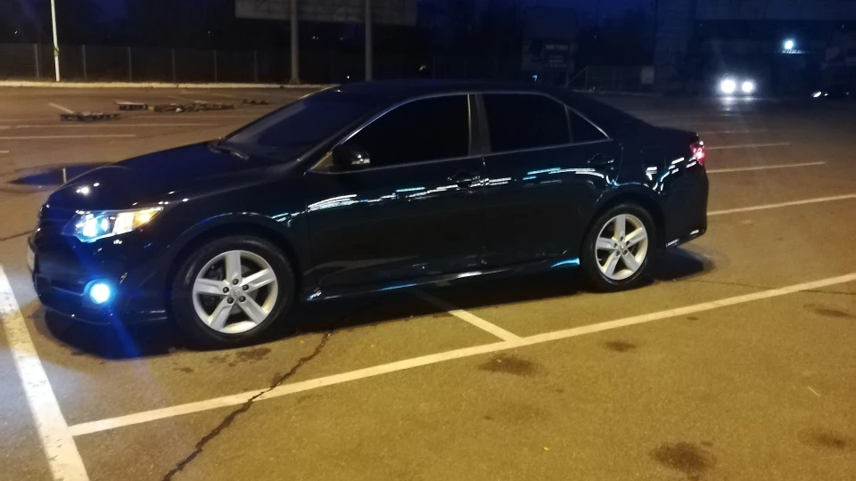 Toyota Camry 2