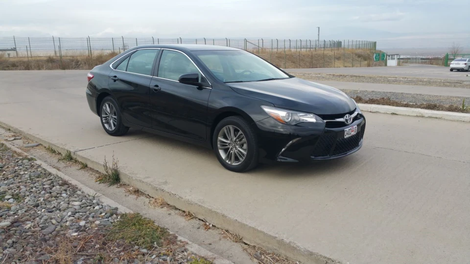 Toyota Camry 2