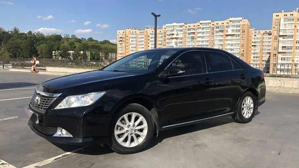 Toyota Camry 2