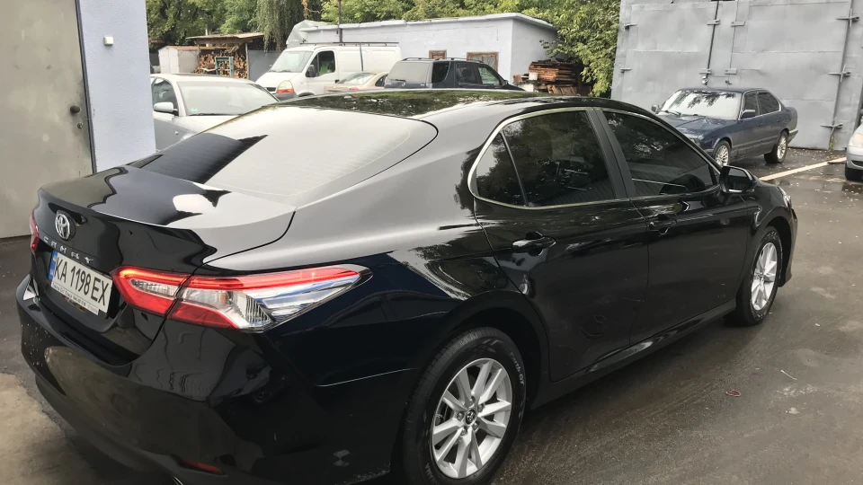 Toyota Camry 4