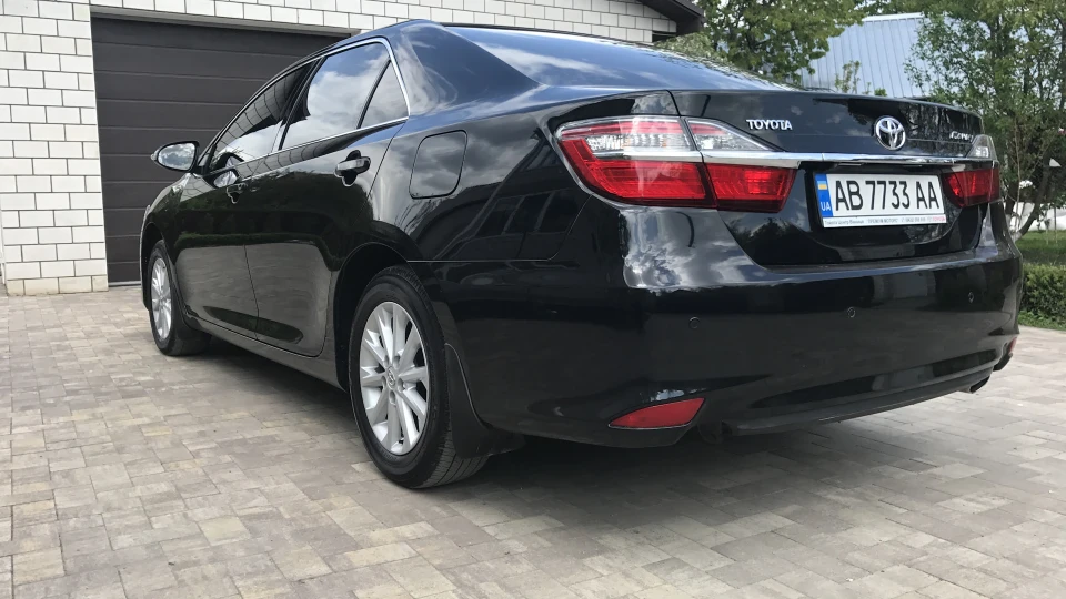 Toyota Camry 2