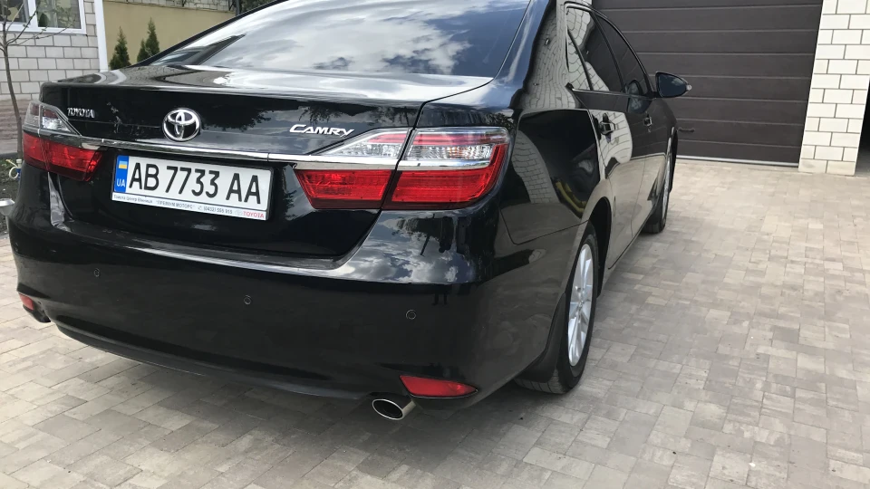 Toyota Camry 4