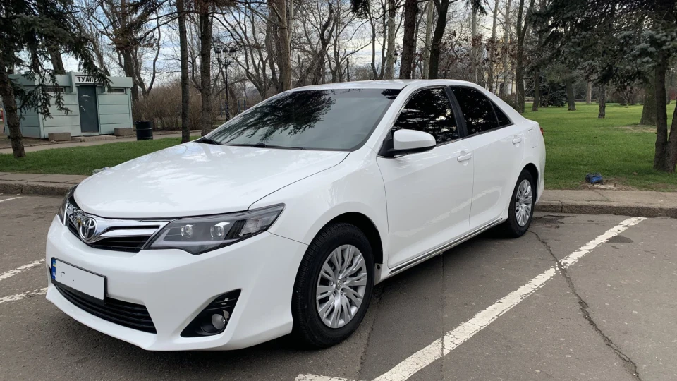Toyota Camry 2