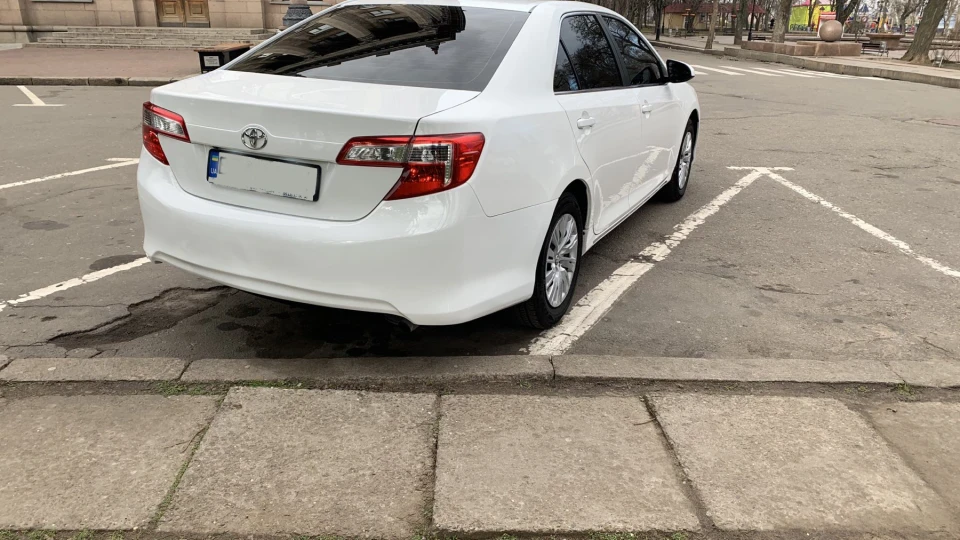Toyota Camry 5