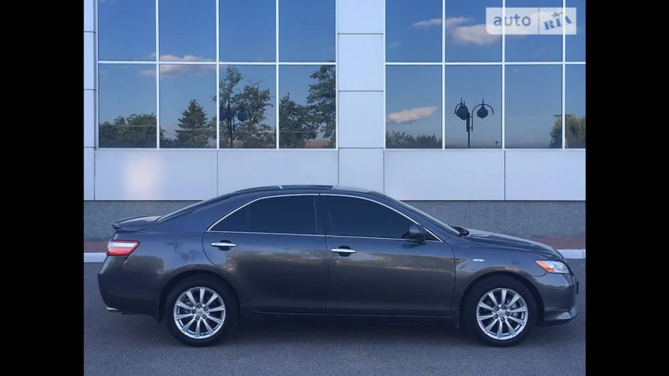Toyota Camry 3