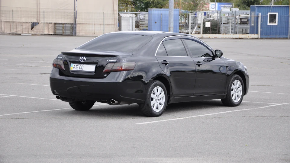 Toyota Camry 3