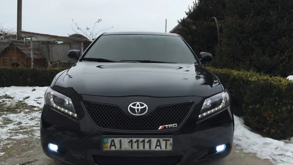 Toyota Camry 4