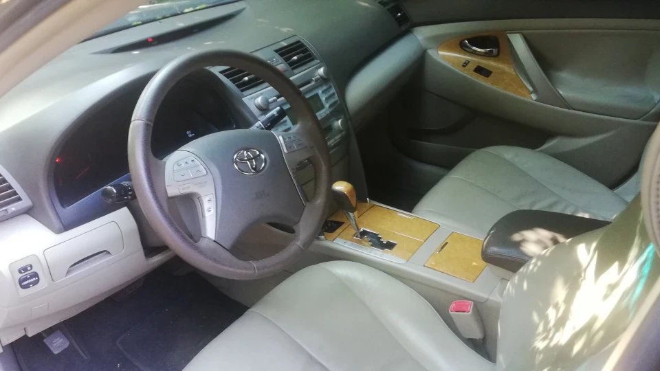 Toyota Camry 2