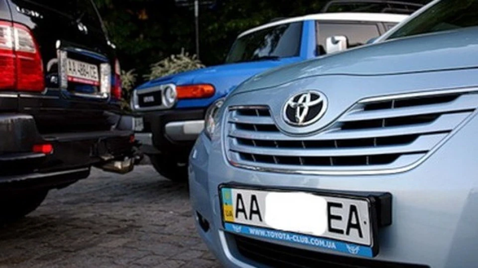 Toyota Camry 3