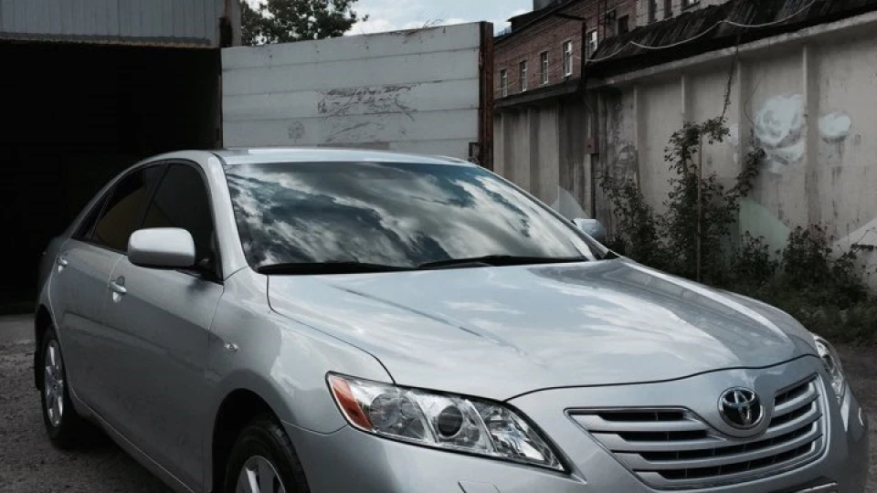 Toyota Camry 2