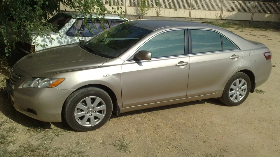 Toyota Camry 2