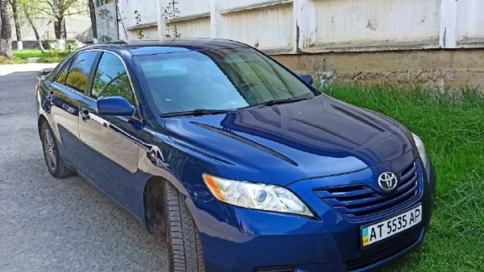Toyota Camry 2