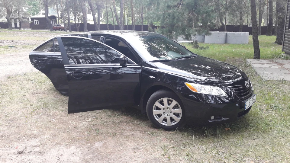 Toyota Camry 3