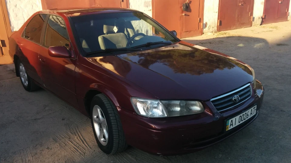 Toyota Camry 2