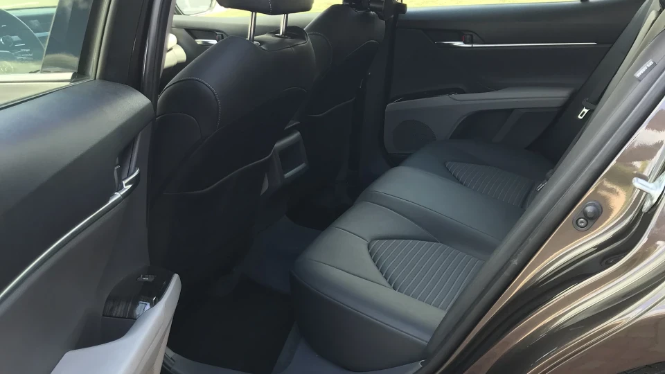 Toyota Camry 2