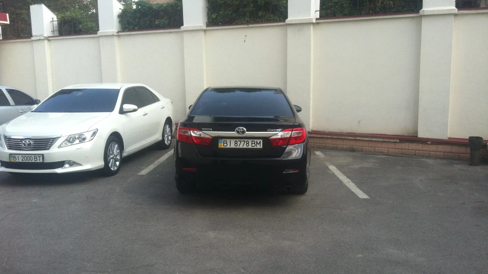 Toyota Camry 4