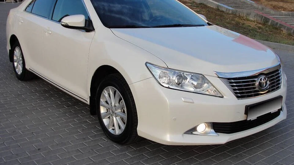 Toyota Camry 2