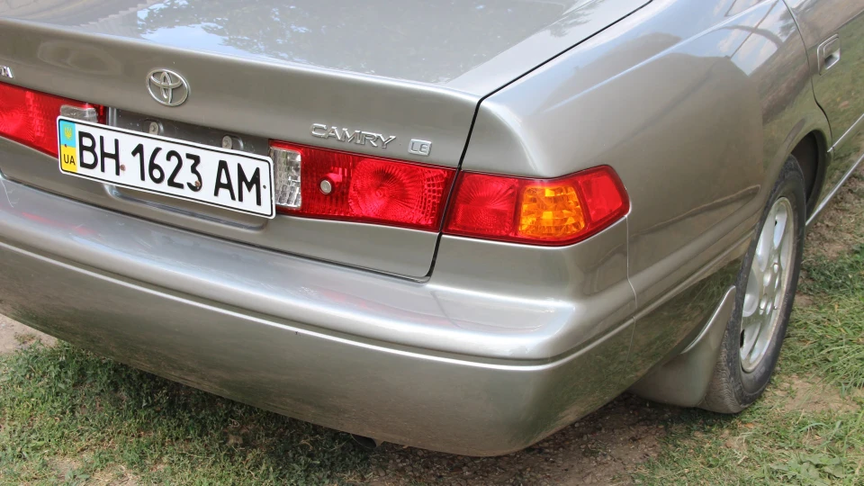 Toyota Camry 4