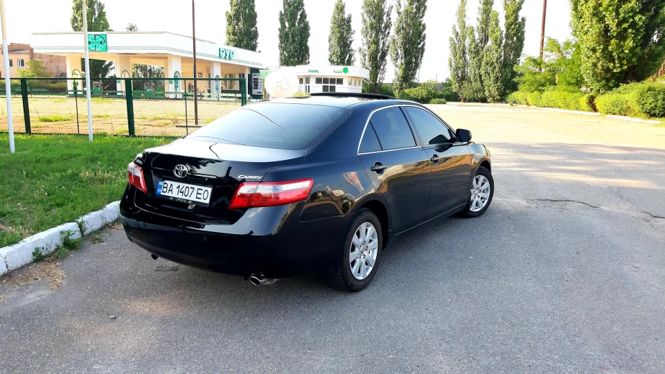 Toyota Camry 3