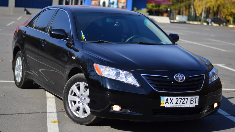 Toyota Camry 2