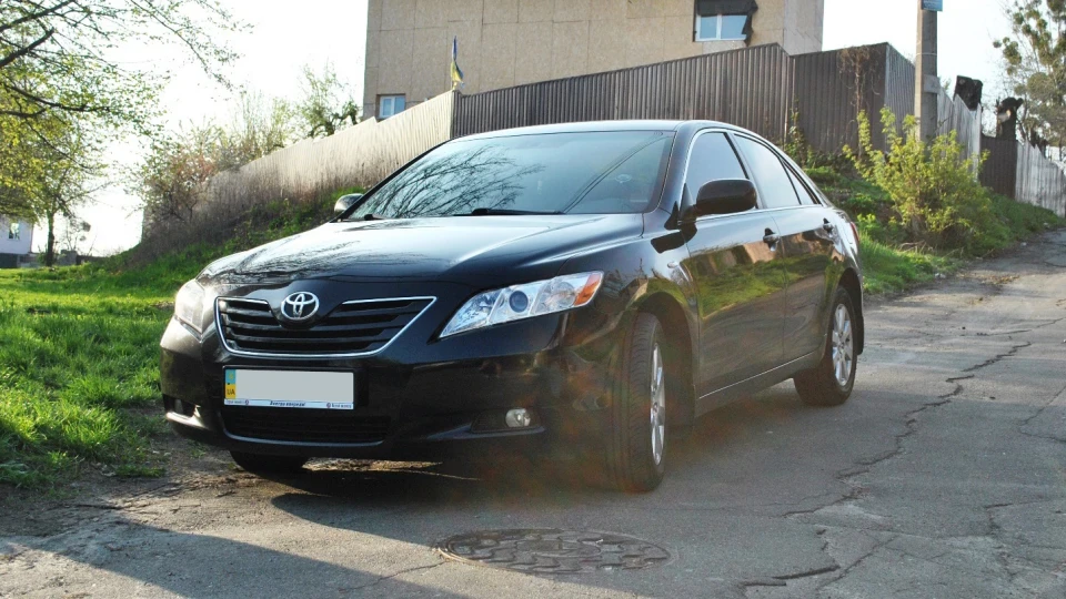 Toyota Camry 2