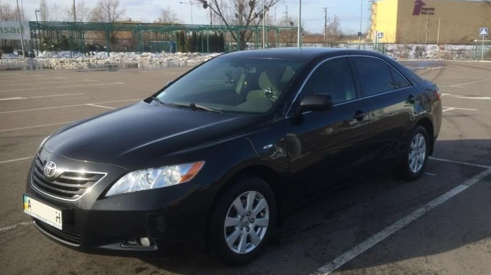 Toyota Camry 4