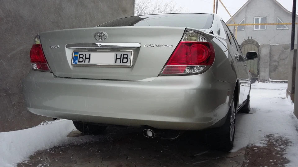 Toyota Camry 2