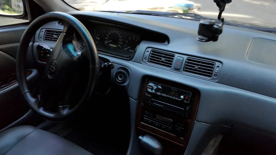 Toyota Camry 2