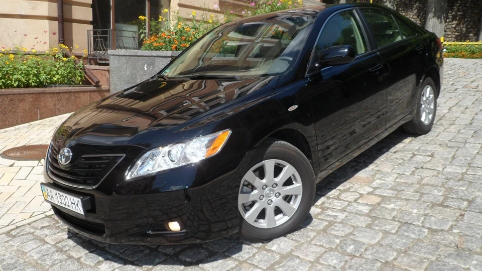 Toyota Camry 2