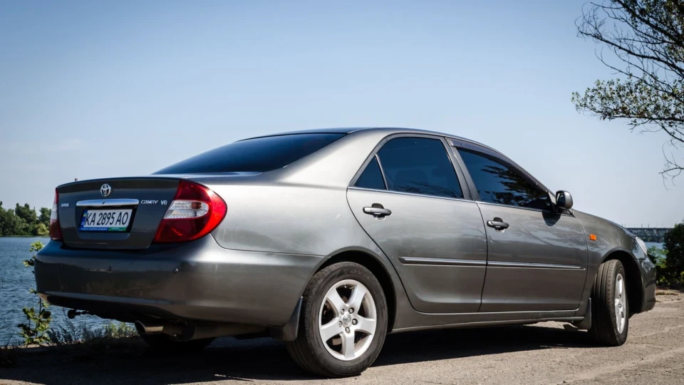 Toyota Camry 3