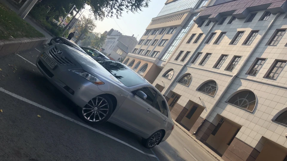 Toyota Camry 2