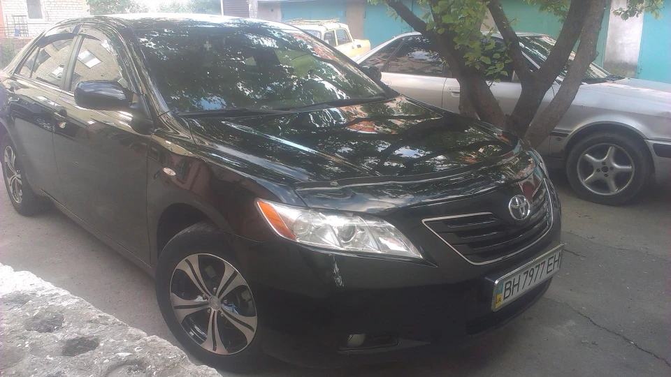 Toyota Camry 4
