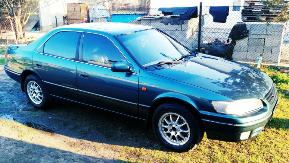 Toyota Camry 2