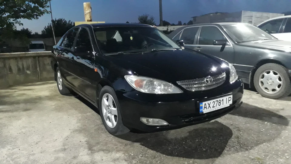 Toyota Camry 2