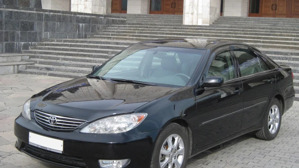 Toyota Camry 2