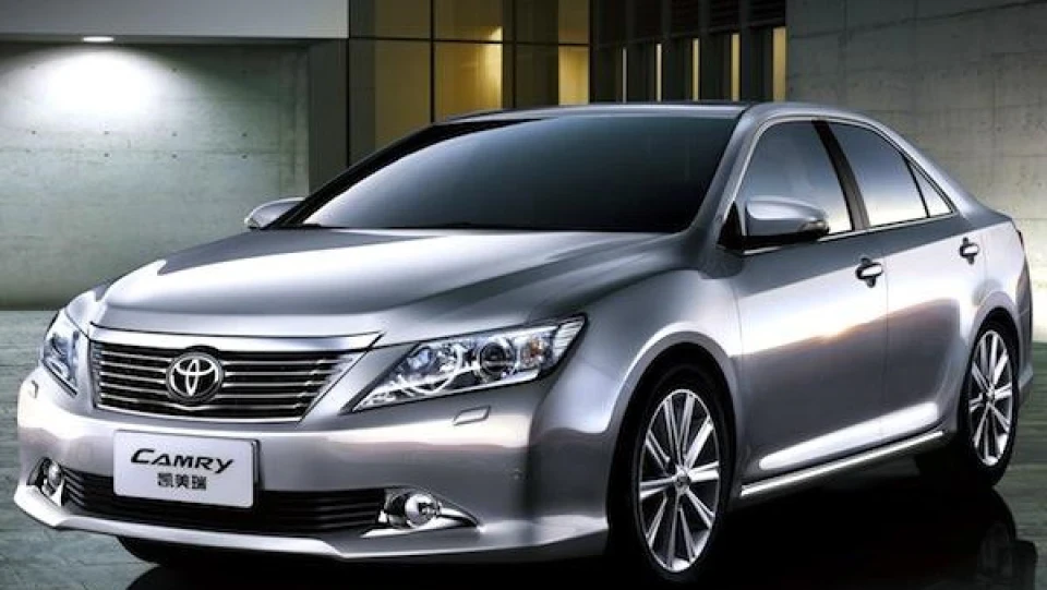 Toyota Camry 2