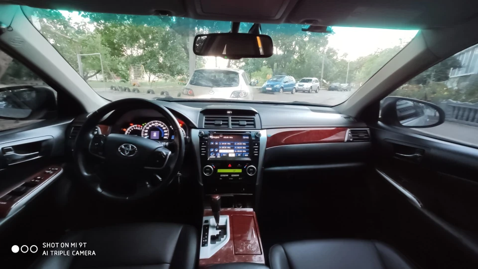 Toyota Camry 4