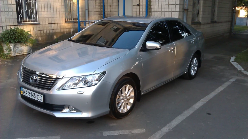 Toyota Camry 2