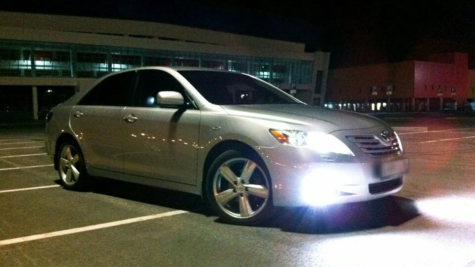 Toyota Camry 2