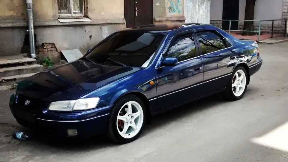 Toyota Camry 2