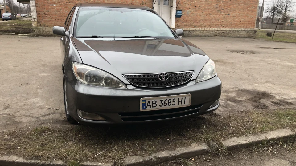 Toyota Camry 3