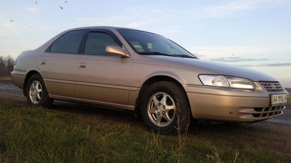 Toyota Camry 2