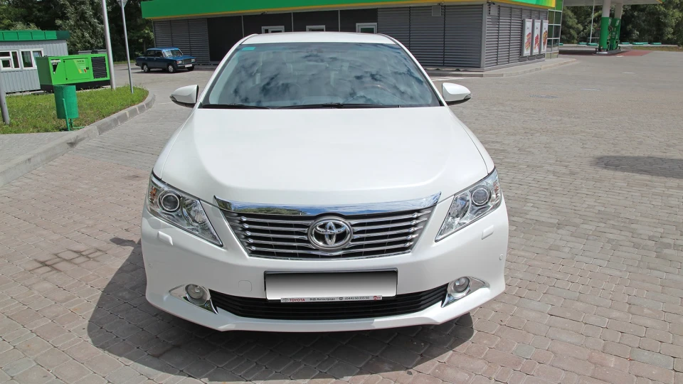 Toyota Camry 2