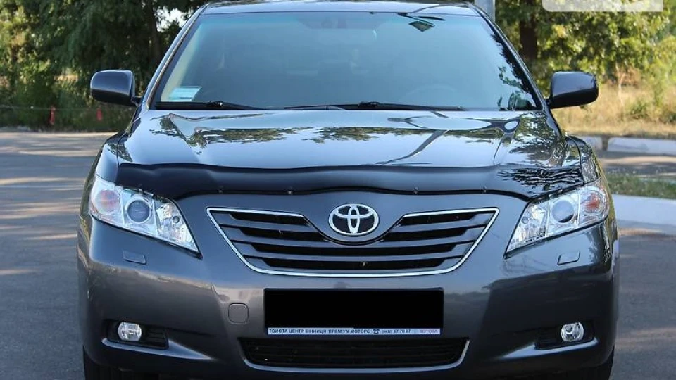 Toyota Camry 2
